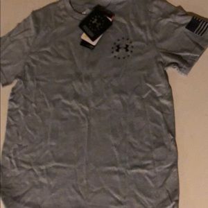 Under armor boys shirt